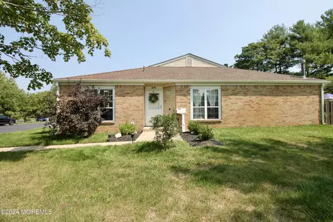 279 Bishop Ct, Old Bridge, NJ 08857