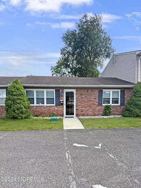 6 Louisiana Dr #535, Matawan, NJ 07747