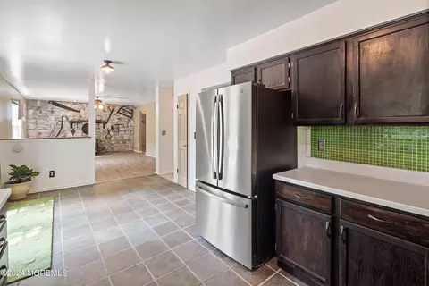 Kitchen - 286 Warren Dr, Wrightstown, NJ 08562 photo 5 of 5