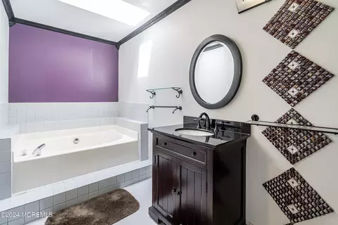 Bath - 286 Warren Dr, Wrightstown, NJ 08562 photo 3 of 5