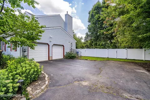 Exterior - 286 Warren Dr, Wrightstown, NJ 08562 photo 2 of 3