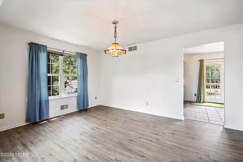 Dining - 286 Warren Dr, Wrightstown, NJ 08562 photo 2 of 2