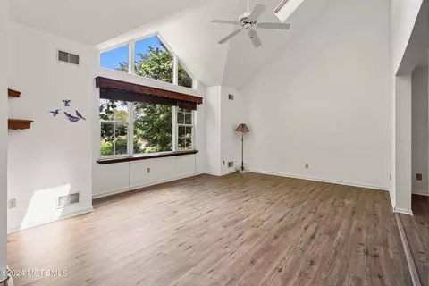 Living - 286 Warren Dr, Wrightstown, NJ 08562 photo 1 of 8