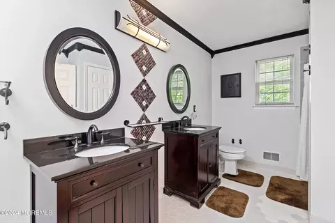 Bath - 286 Warren Dr, Wrightstown, NJ 08562 photo 2 of 5
