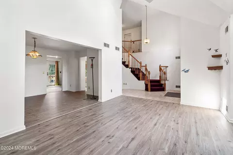 Living - 286 Warren Dr, Wrightstown, NJ 08562 photo 3 of 8