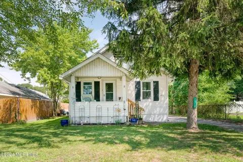 1210 18th Ave, Wall, NJ 07719