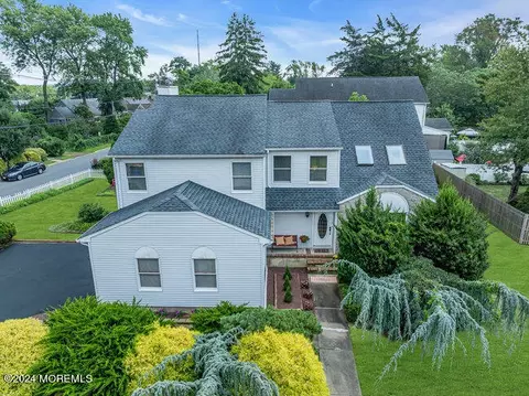 13 Shainy Ln, Matawan, NJ 07747