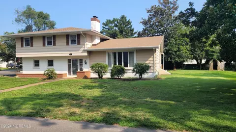 10 Beachwood Blvd, Beachwood, NJ 08722