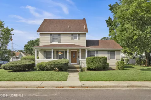 8 Burtina Pl, Keyport, NJ 07735