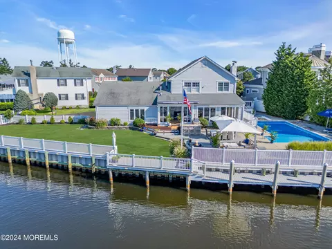 1516 Bel Aire Ct W, Point Pleasant, NJ 08742
