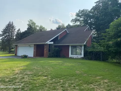 29 High Ridge Rd, Howell, NJ 07731
