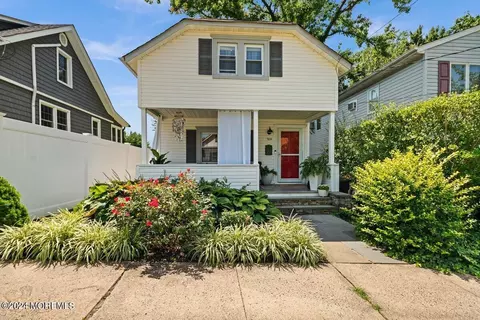 104 Center Ave, Leonardo, NJ 07737