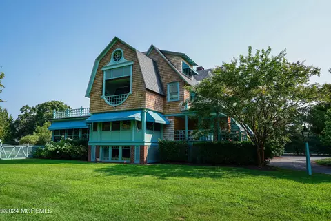 3 Tennis Court Ln, Rumson, NJ 07760