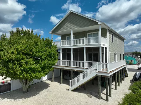 29 W Mohawk Dr, Little Egg Harbor, NJ 08087