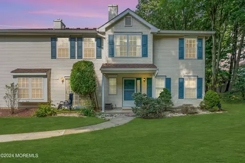 1119 Roseberry Ct, Morganville, NJ 07751