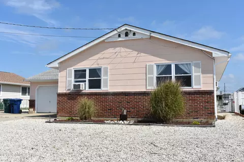 127 E Schuylkill Rd, Little Egg Harbor, NJ 08087