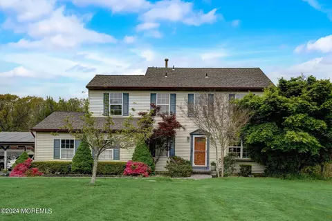 305 E Kelly Dr, Galloway, NJ 08205
