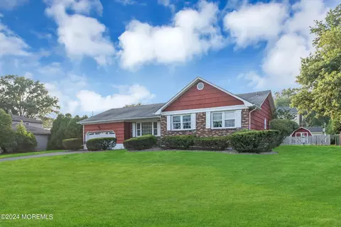 15 Kimberly Dr, Ocean, NJ 07712