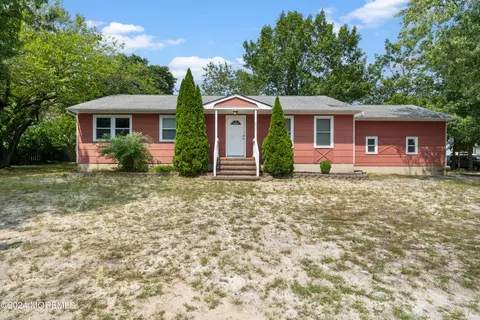 256 Maryland Ave, Bayville, NJ 08721