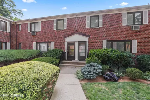 209 Manor E, Red Bank, NJ 07701