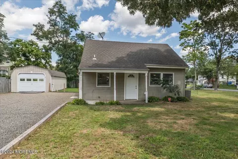 2224 3rd Ave, Toms River, NJ 08753