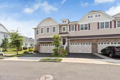 12 Kavalek Ln, Lincroft, NJ 07738