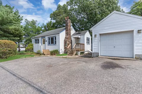 527 Garfield Ave, Toms River, NJ 08753