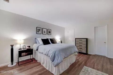 Bedroom - 29 Balmoral Ct, Matawan, NJ 07747 photo 2 of 2