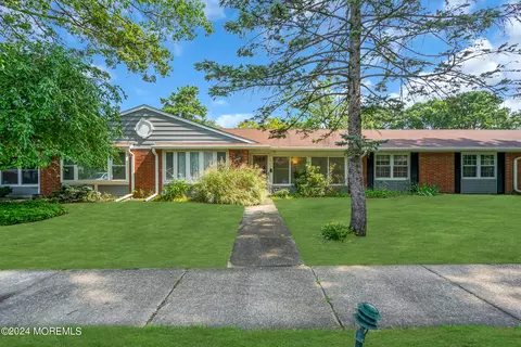 413 Chatham Ct # B, Lakewood, NJ 08701