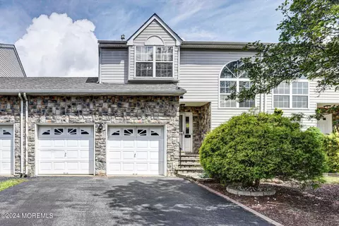 18 Barn Swallow Blvd, Marlboro, NJ 07746
