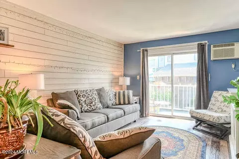 65 Whitefield Ave #204, Ocean Grove, NJ 07756