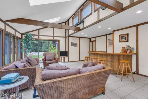 39 Seven Oaks Cir, Holmdel, NJ 07733