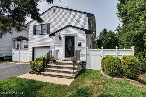 48 Atlantic St, Keyport, NJ 07735
