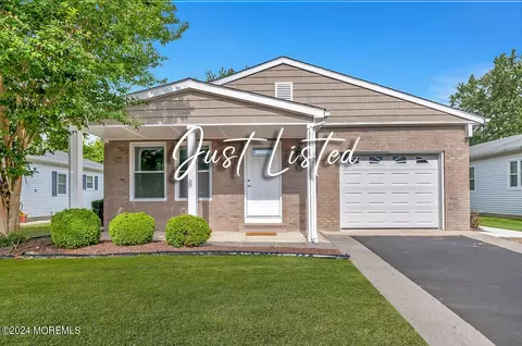 36 Orlando Blvd, Toms River, NJ 08757