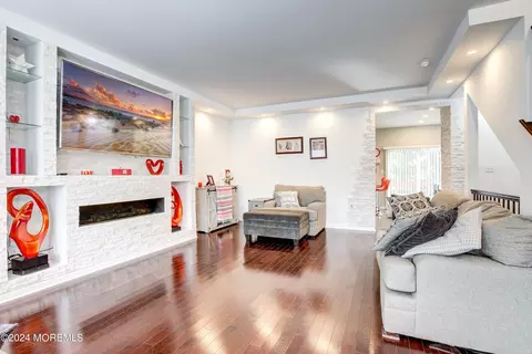 233 Chickadee Ct #1000, Freehold, NJ 07728