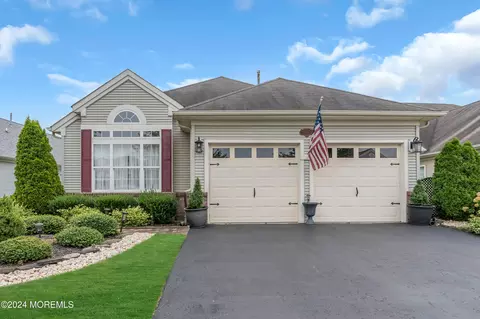 20 Provence Dr, Manchester, NJ 08759