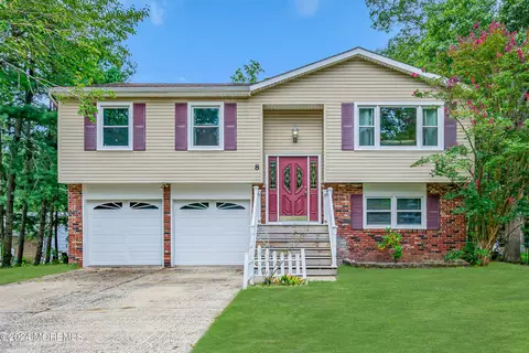 8 Pinetree Dr, Little Egg Harbor, NJ 08087