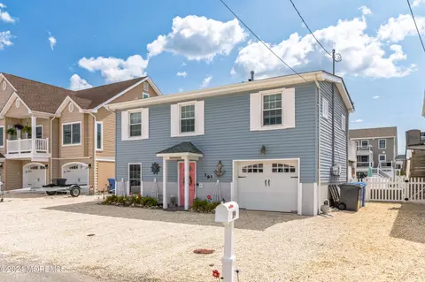 19 Mitzie Ln, Beach Haven West, NJ 08050