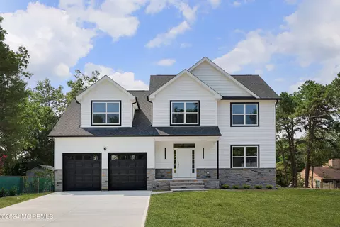 533 Astor Pl, Bayville, NJ 08721