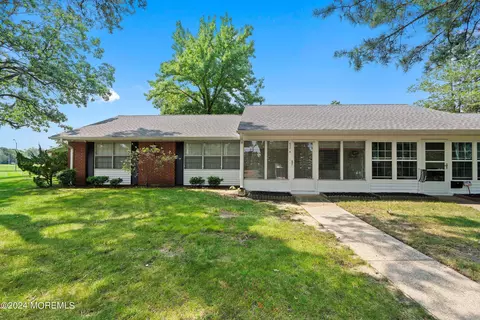 640 Plymouth Dr #A, Lakewood, NJ 08701