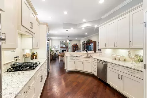 40 Dunberry Dr, Forked River, NJ 08731 photo 4