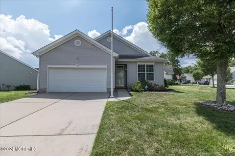 18 Daffodil Dr, Little Egg Harbor, NJ 08087