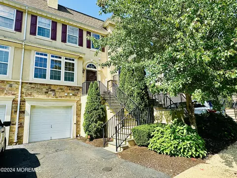 12 W Aspen Way, Aberdeen, NJ 07747