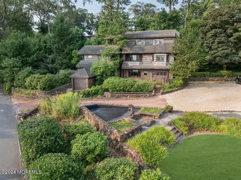 7 Hillside Rd, Atlantic Highlands, NJ 07716
