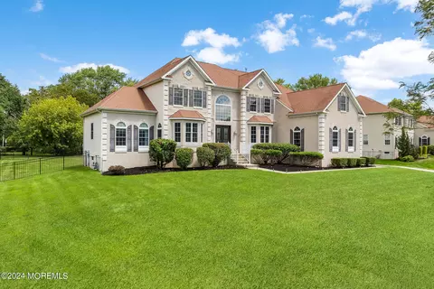 66 Stream Bank Dr, Freehold, NJ 07728