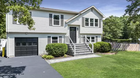 553 Duquesne Blvd, Brick, NJ 08723