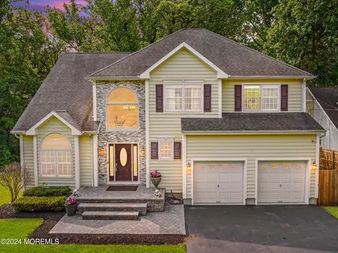 200 Red Hill Rd, Middletown, NJ 07748