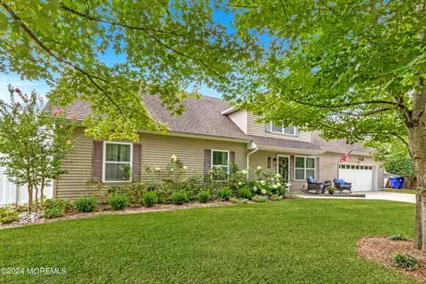 777 Baltic Dr, Brick, NJ 08723 photo 2