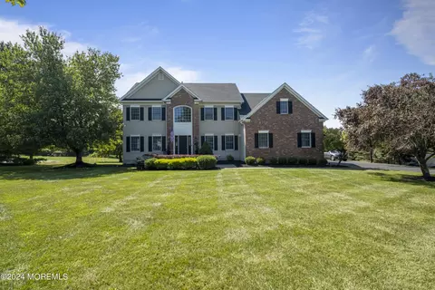 29 Southgate Dr, Annandale, NJ 08801