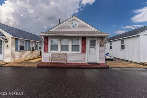 7 8th Ln #212, Seaside Park, NJ 08752